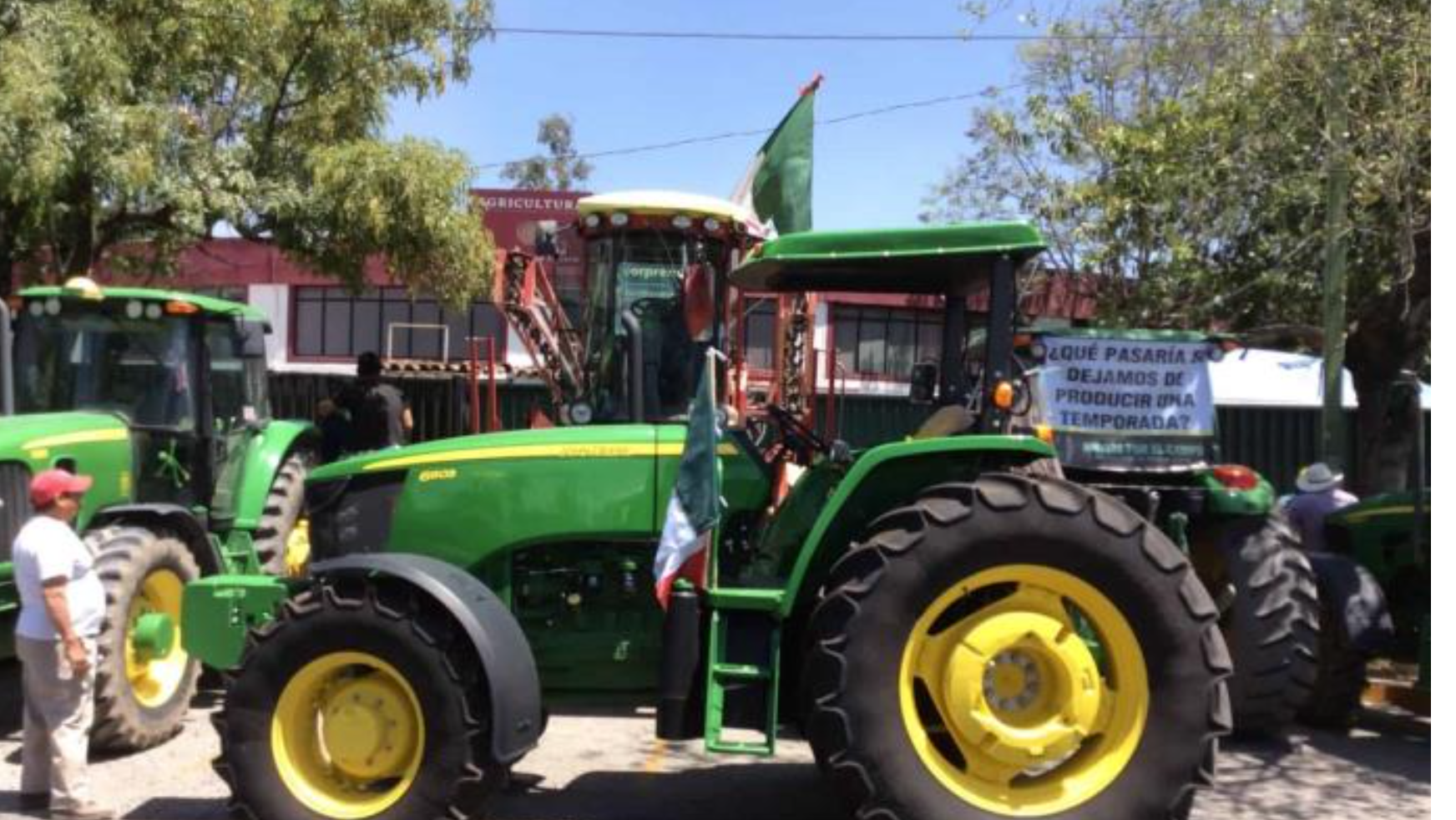 Agricultores de Jalisco se manifiestan con tractores en la ciudad